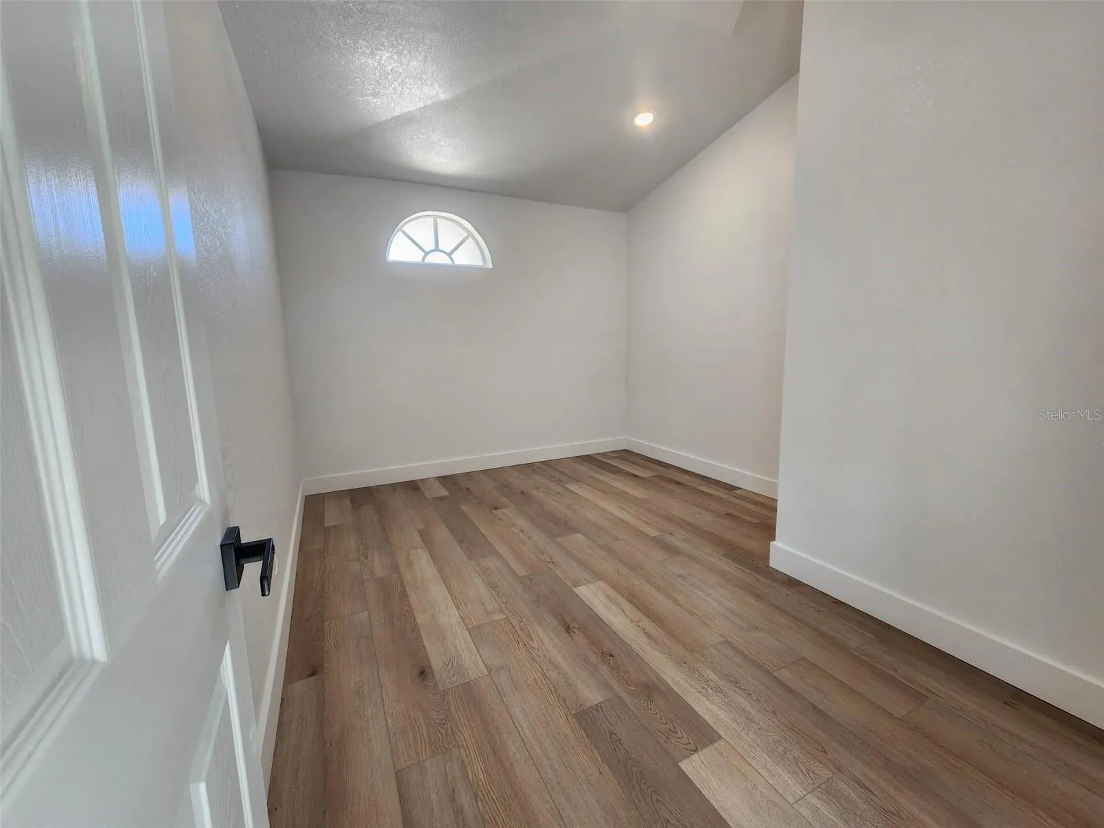 1032 CONCERT AVE, photo 32