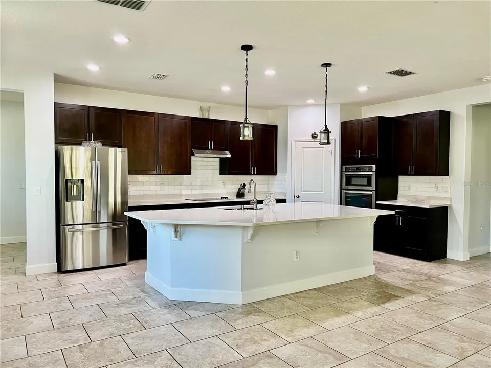 2301 AVELLINO AVE, photo 9