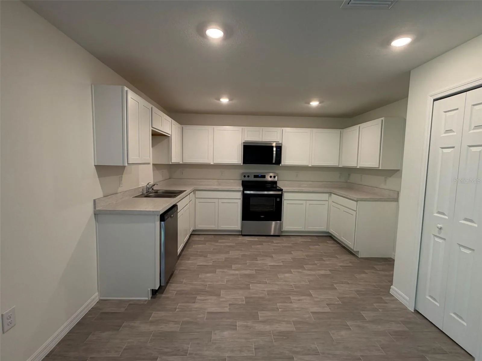 880 HUDSON VALLEY DR, photo 4