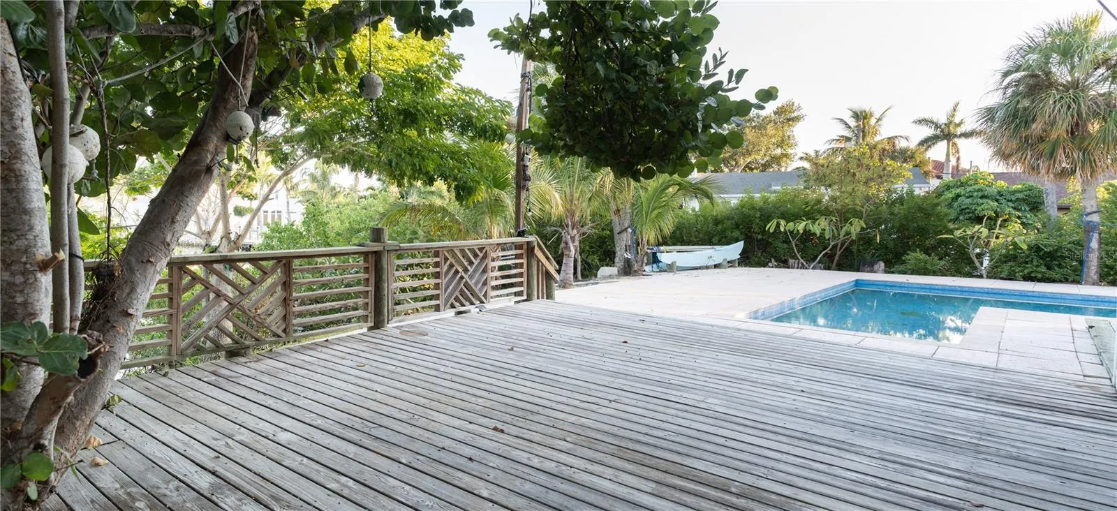 300 GARDEN LN, photo 9