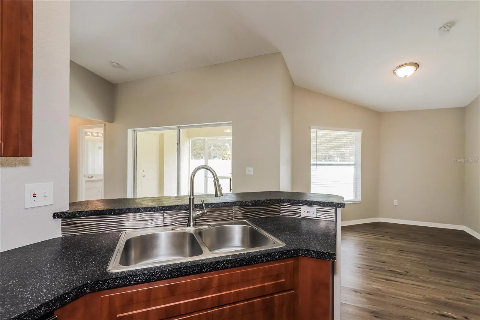 3407 IMPERIAL MANOR WAY, photo 6