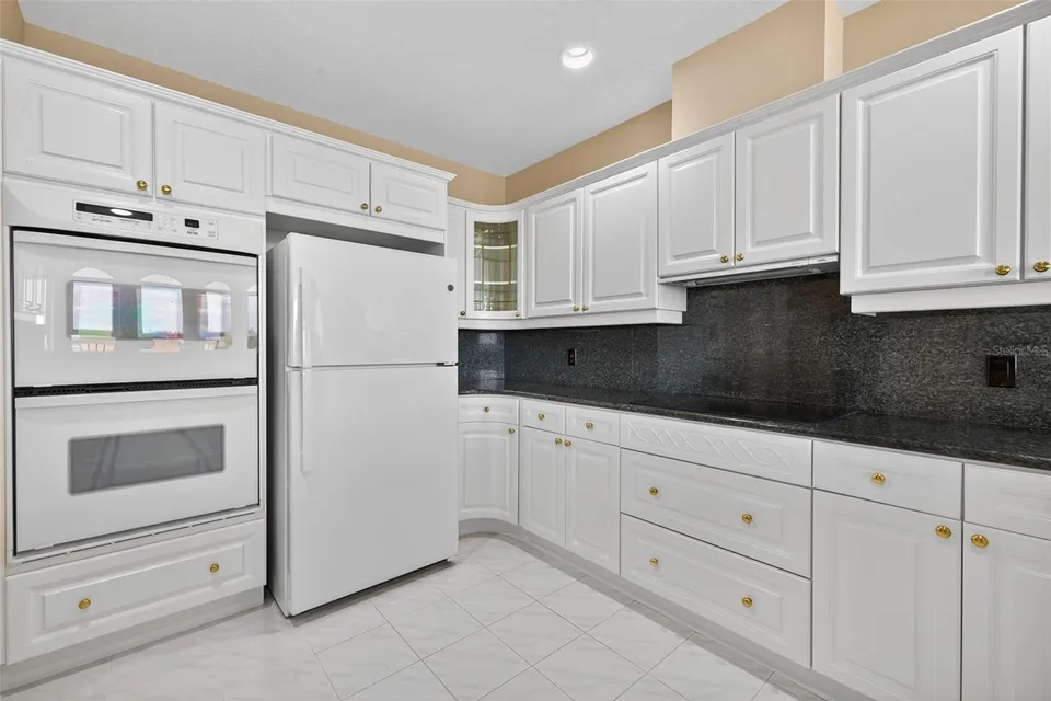 288 BEACH DR NE #4B, photo 37