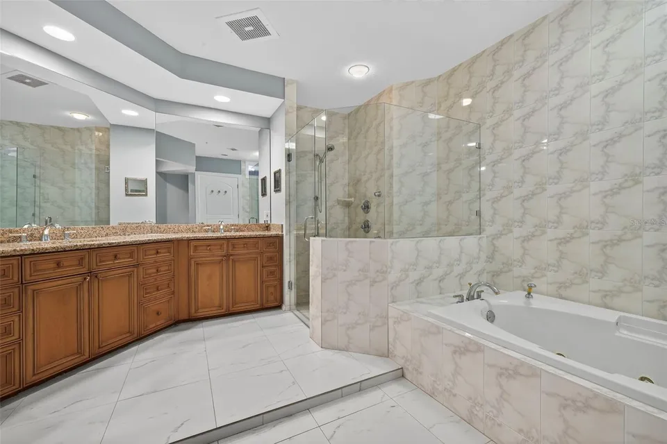 288 BEACH DR NE #4B, photo 39