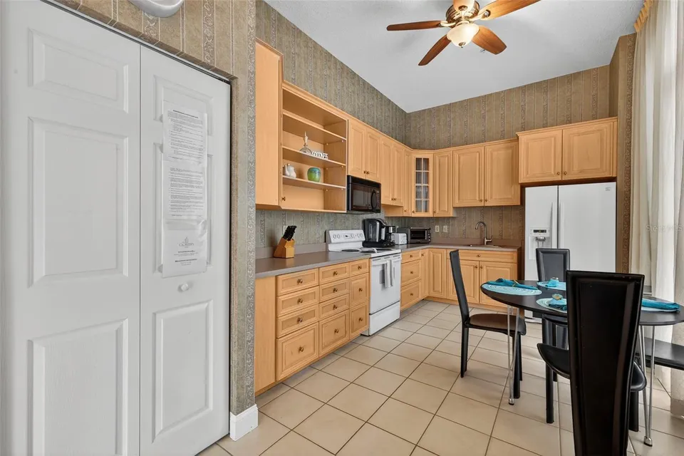 288 BEACH DR NE #4B, photo 59