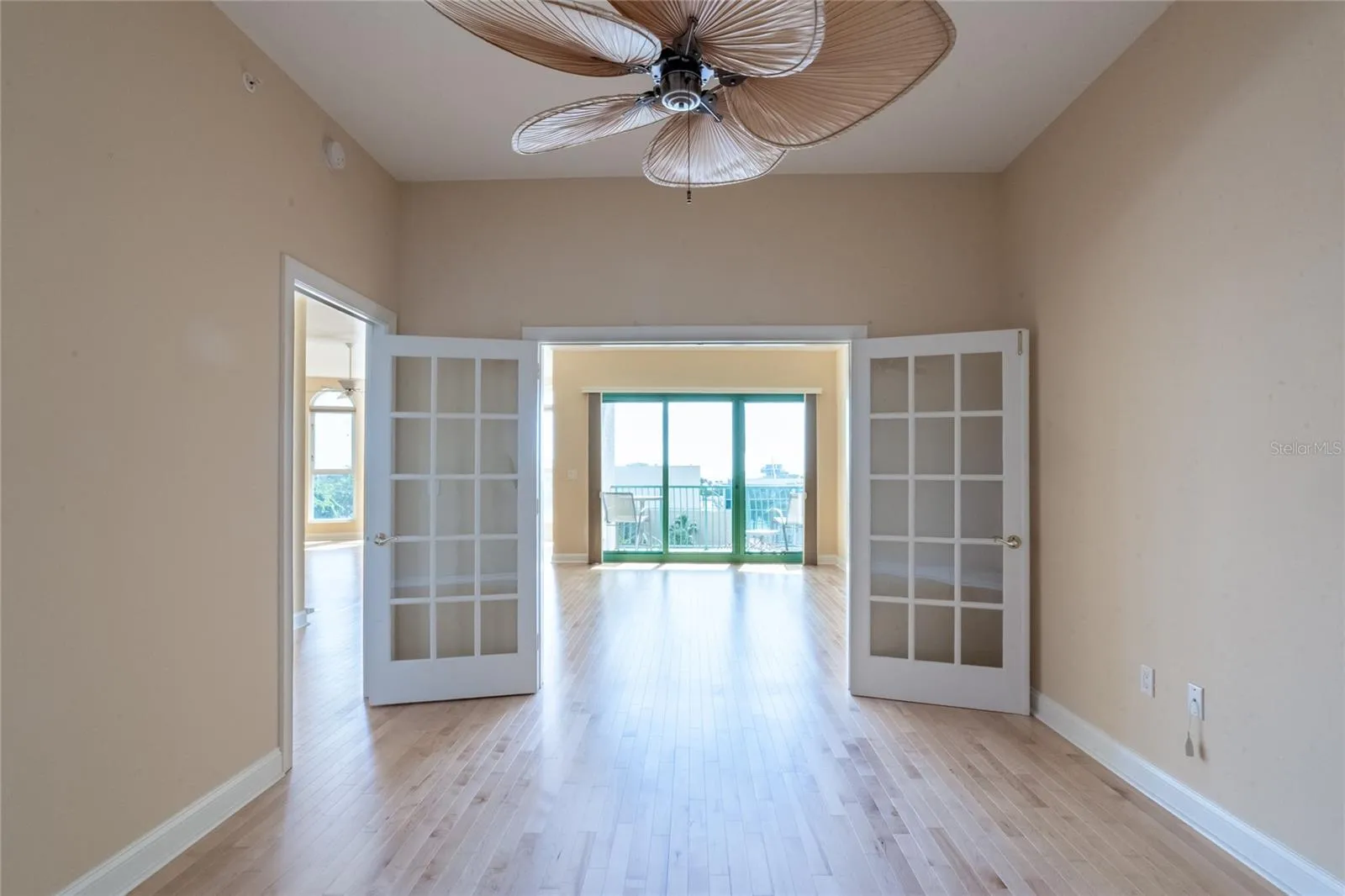 288 BEACH DR NE #4B, photo 22