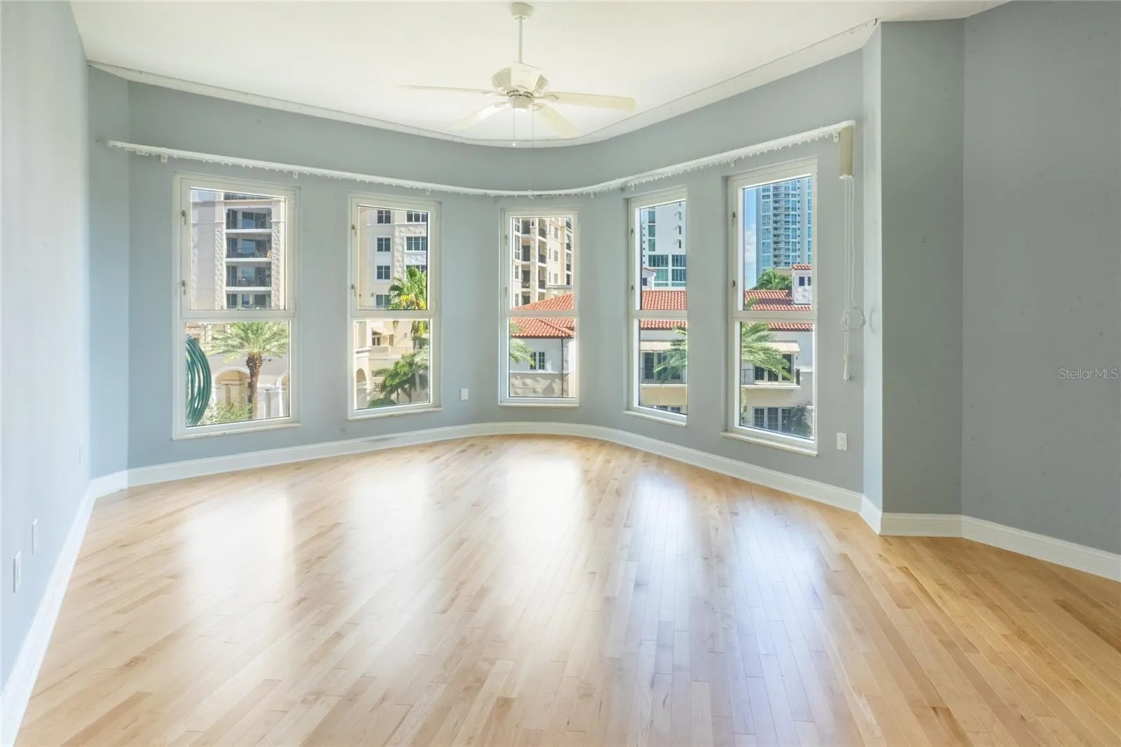 288 BEACH DR NE #4B, photo 23