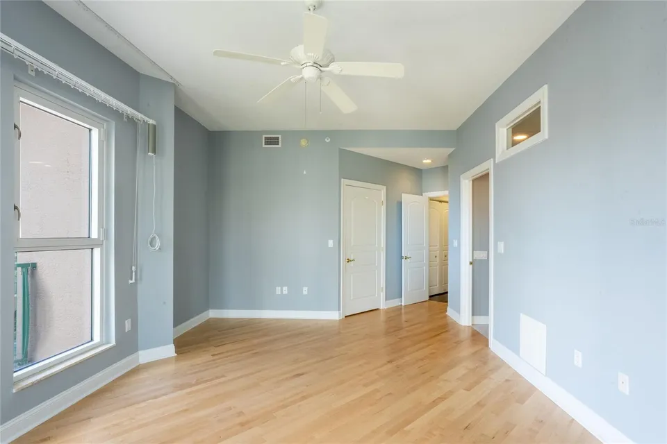 288 BEACH DR NE #4B, photo 24