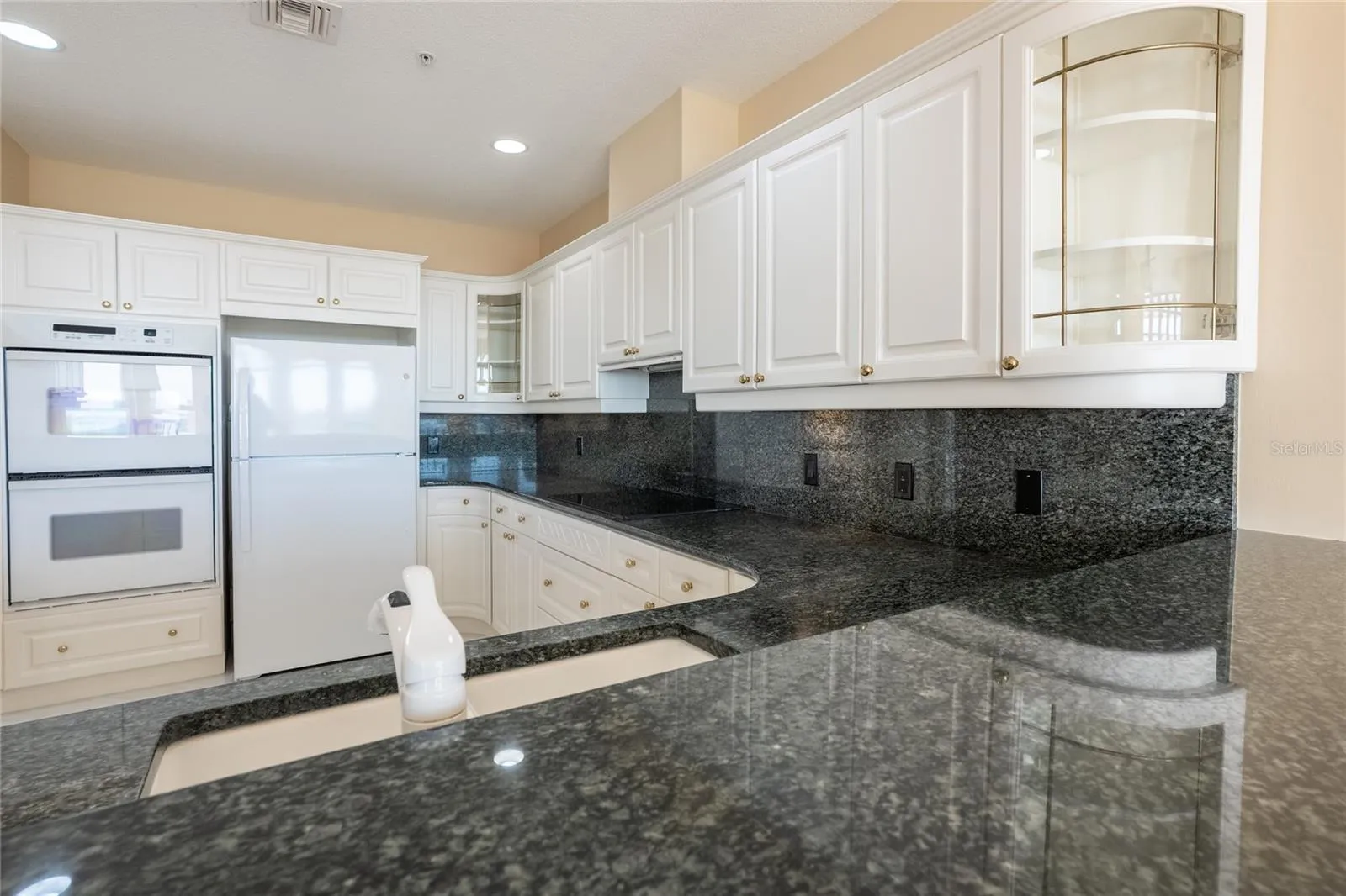 288 BEACH DR NE #4B, photo 38