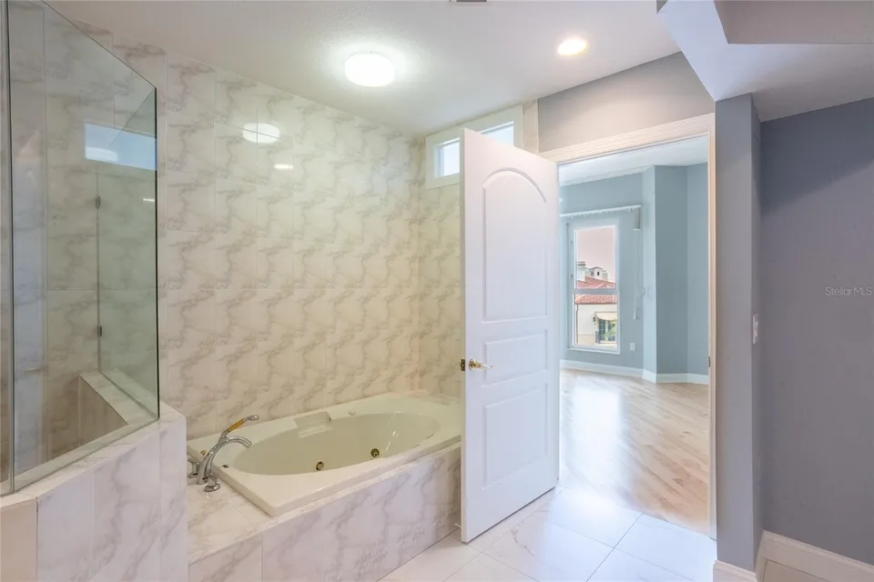 288 BEACH DR NE #4B, photo 42
