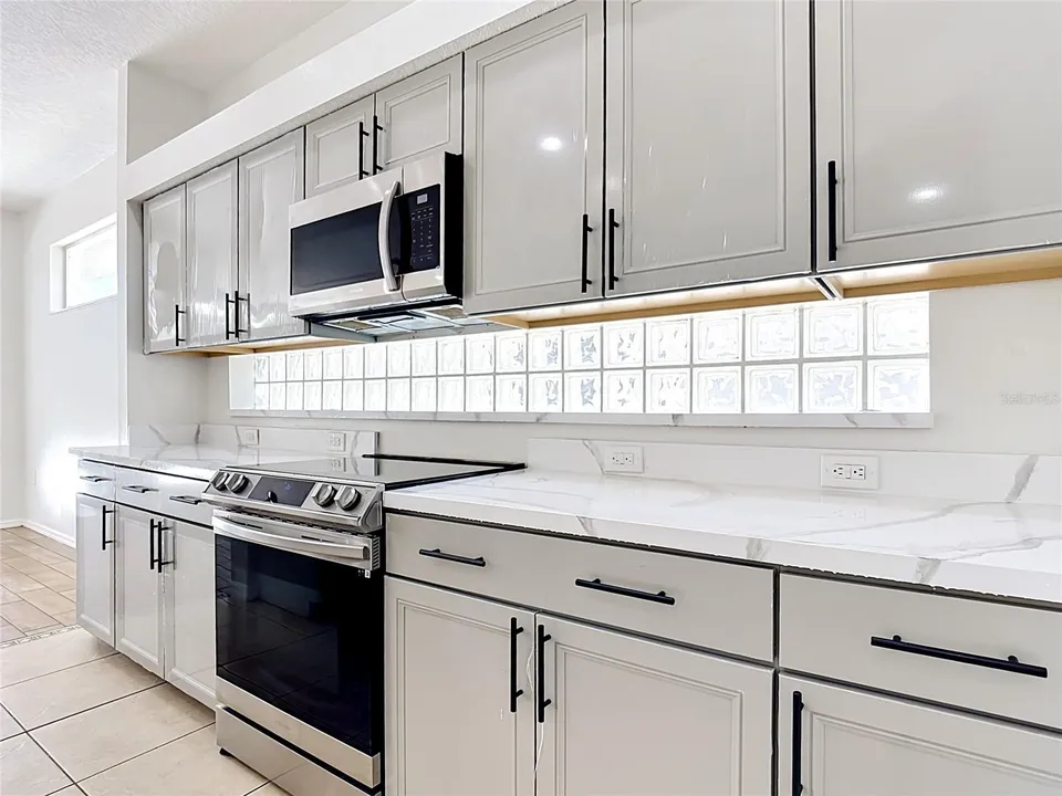 2944 SUNSET VISTA BLVD, photo 12