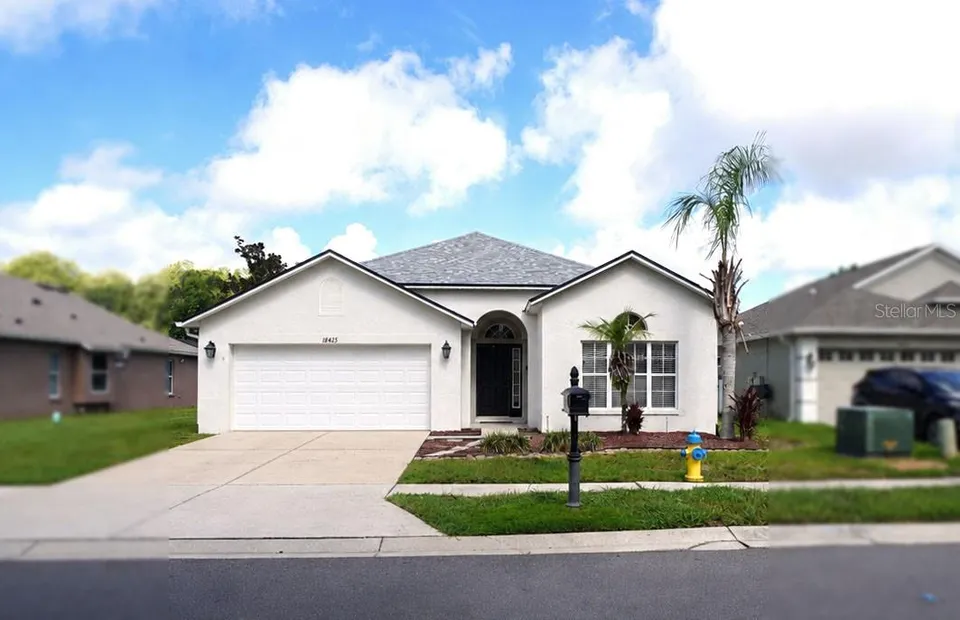 18425 CYPRESS BAY PKWY, photo 1