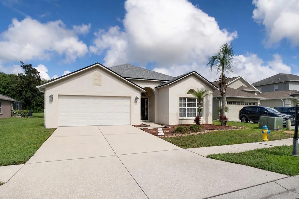 18425 CYPRESS BAY PKWY, photo 2
