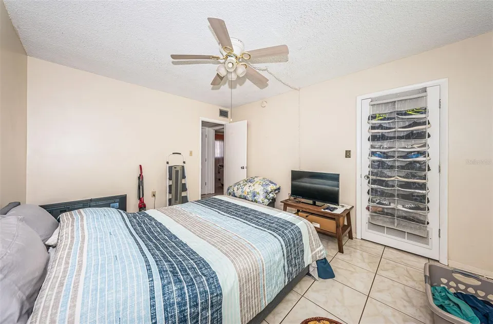 2001 GREENBRIAR BLVD #6, photo 13