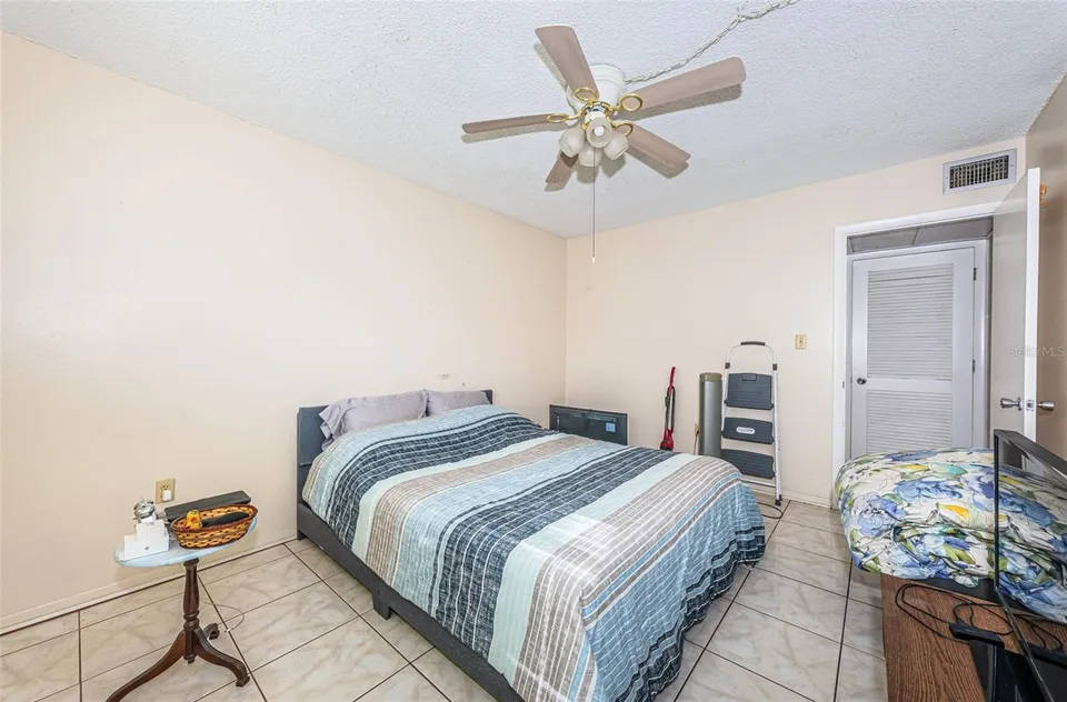 2001 GREENBRIAR BLVD #6, photo 14