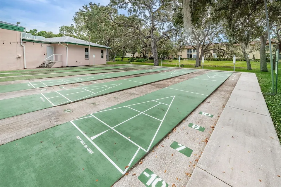 2001 GREENBRIAR BLVD #6, photo 28