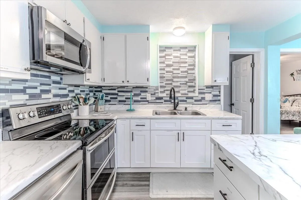 5261 CIRCLE DR, photo 24