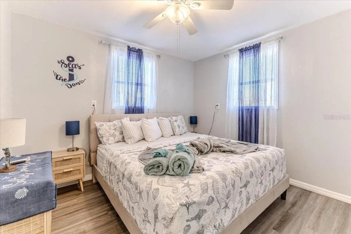 5261 CIRCLE DR, photo 29