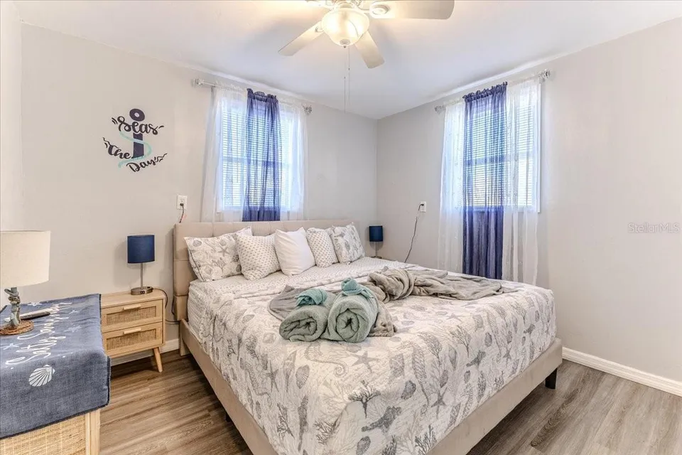 5261 CIRCLE DR, photo 29