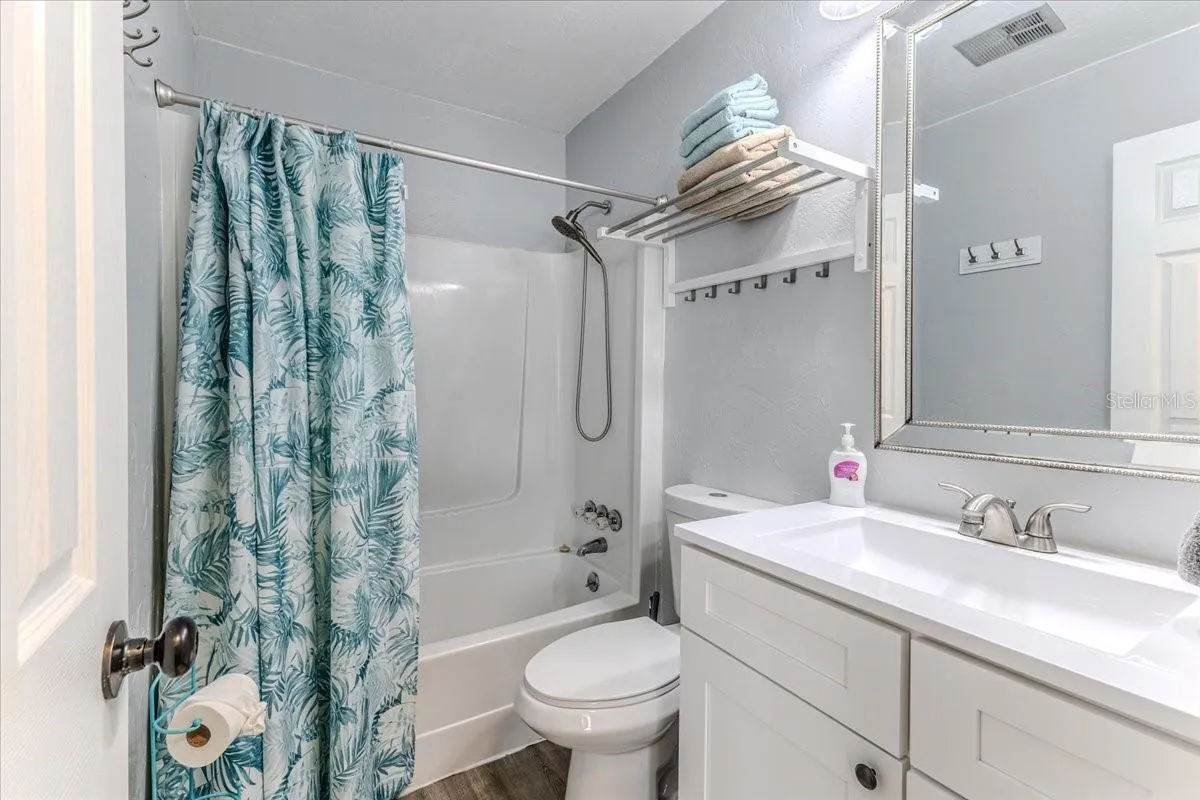 5261 CIRCLE DR, photo 31