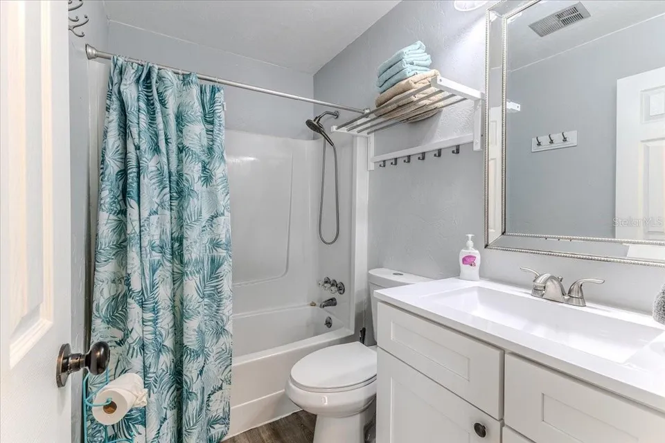 5261 CIRCLE DR, photo 31