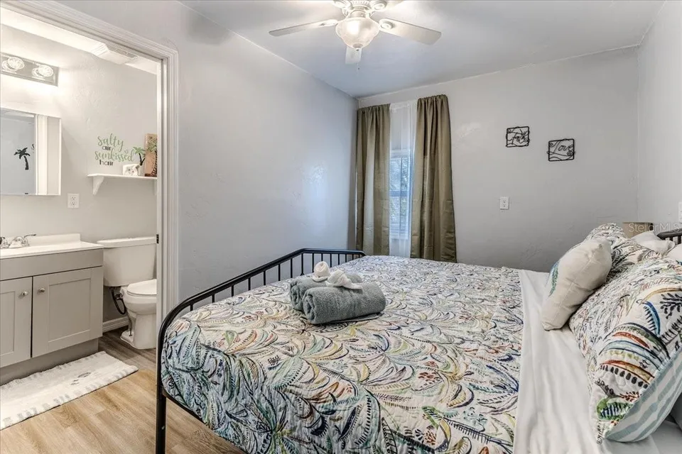 5261 CIRCLE DR, photo 33