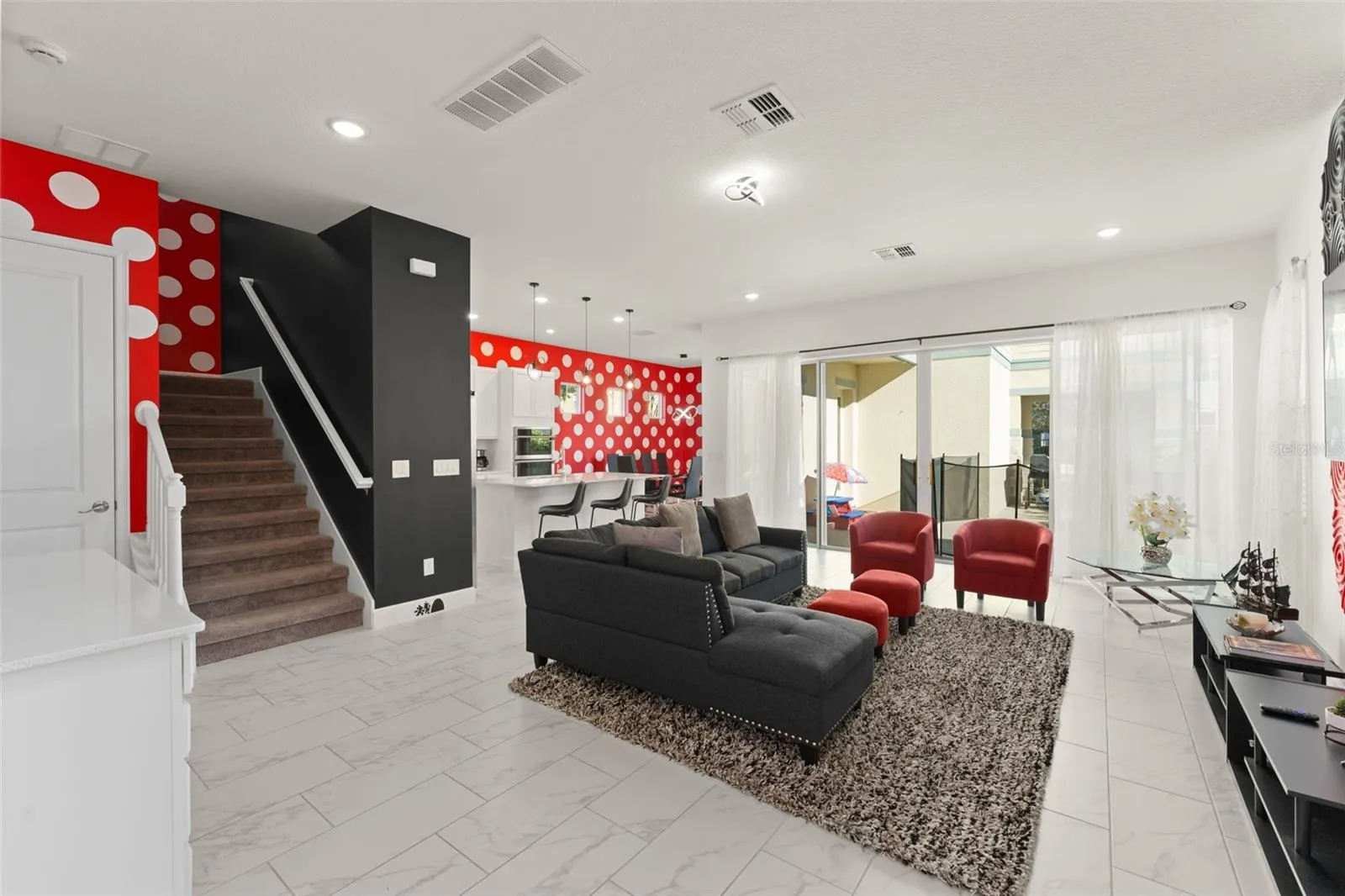 1531 FAIRVIEW CIR, photo 3