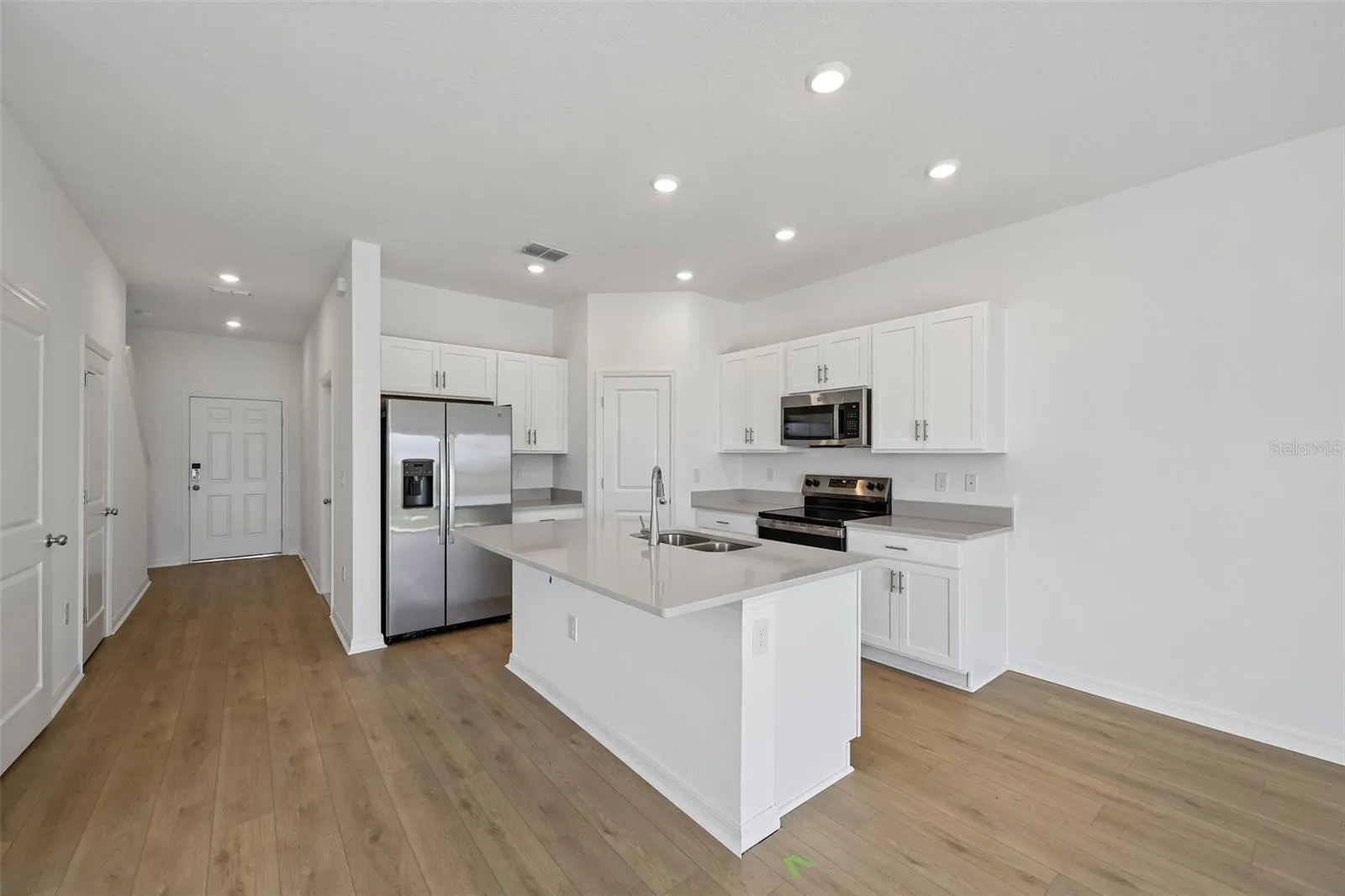 10754 ECLIPSE ST, photo 2