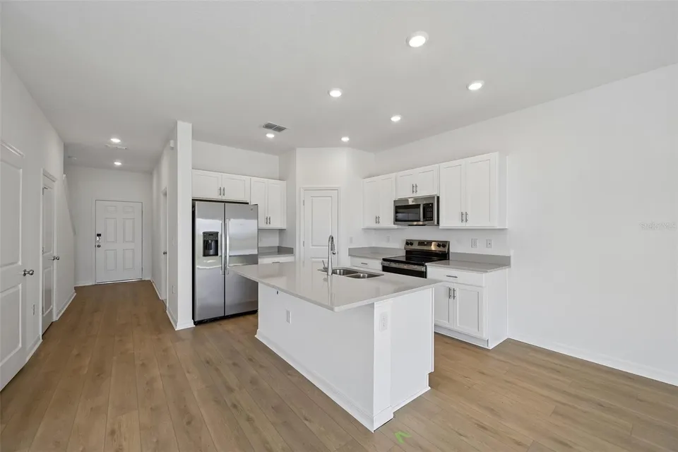 10754 ECLIPSE ST, photo 2