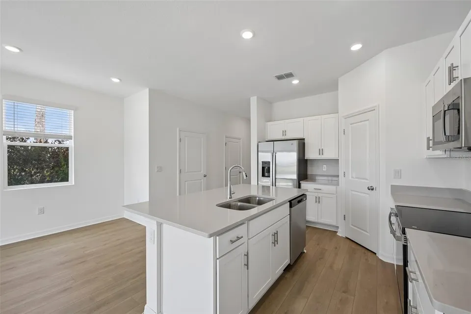 10754 ECLIPSE ST, photo 8