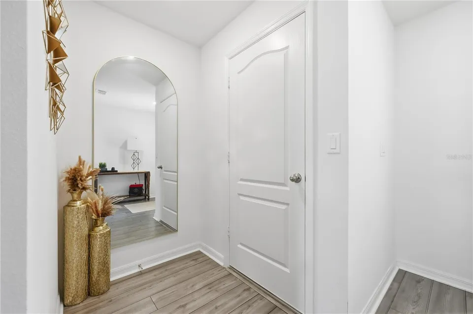 1675 WYNFORD CIR, photo 9