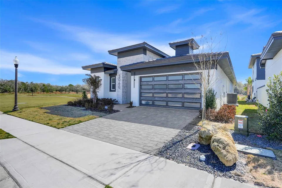 3060 KENSINGTON AVE, photo 2
