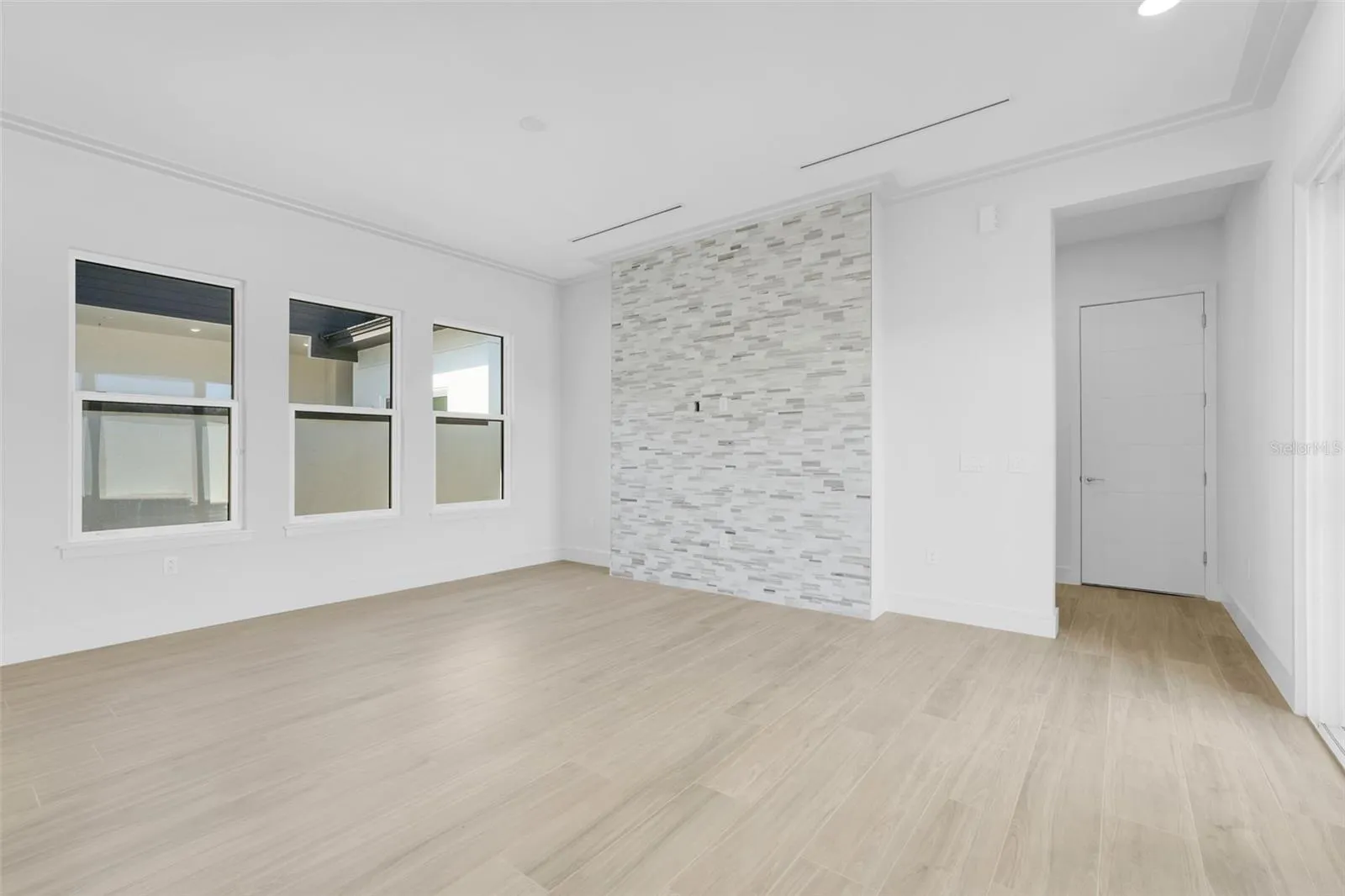 3060 KENSINGTON AVE, photo 8