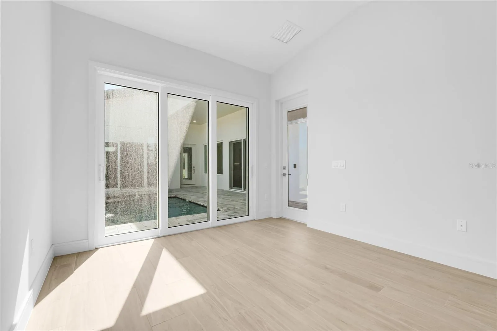 3060 KENSINGTON AVE, photo 18