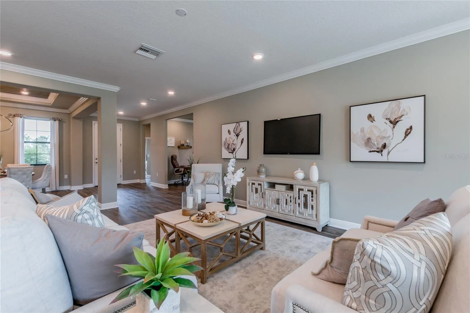 704 ESTATES BLVD, photo 6