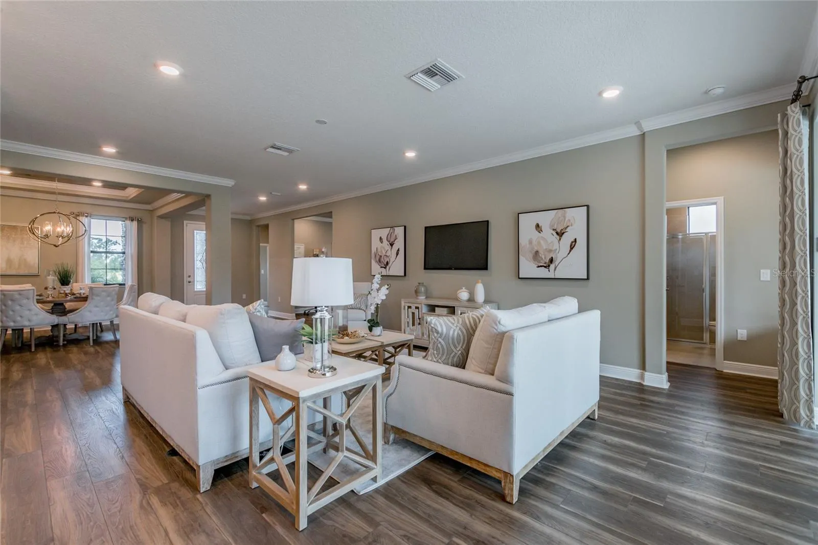 704 ESTATES BLVD, photo 7