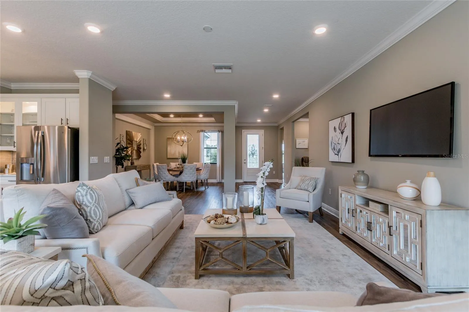 704 ESTATES BLVD, photo 8