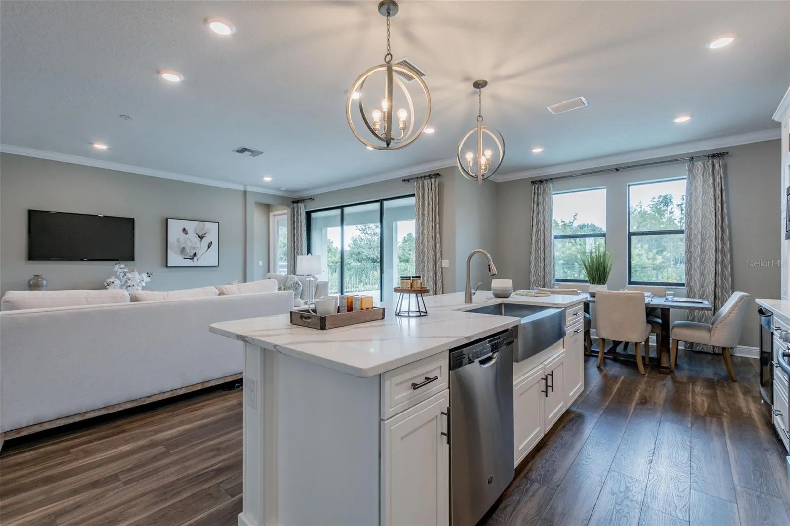 704 ESTATES BLVD, photo 18