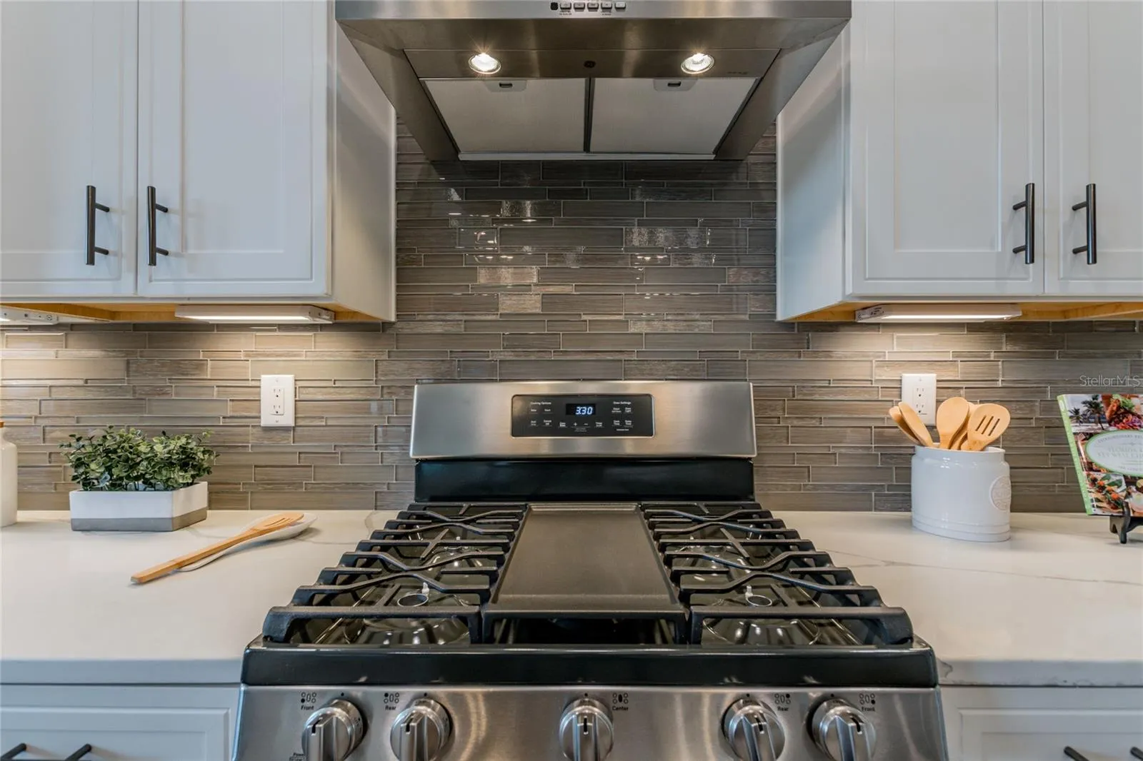 704 ESTATES BLVD, photo 23