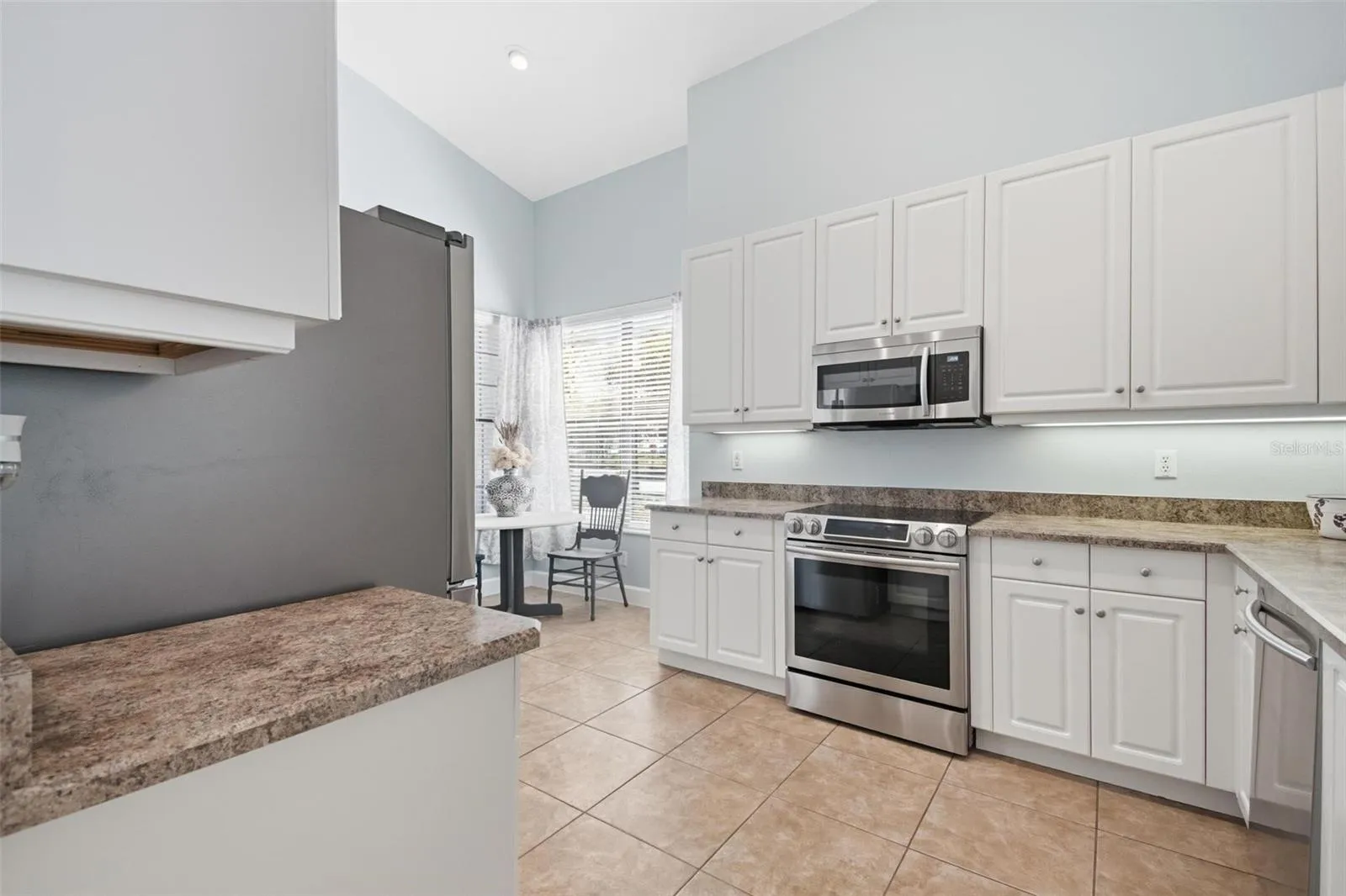 3 RIVER PARK DR N, photo 8