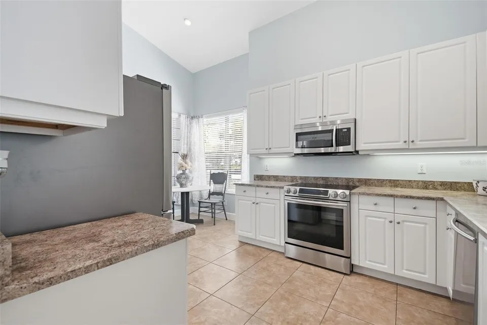3 RIVER PARK DR N, photo 8