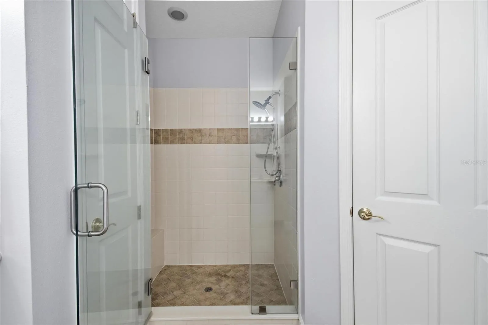 3 RIVER PARK DR N, photo 33