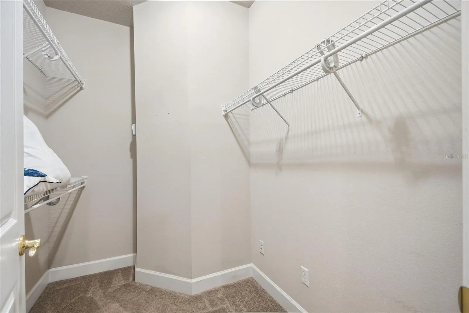 3 RIVER PARK DR N, photo 34