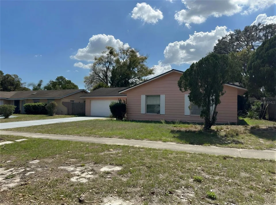 6142 TEBBETTS DR, photo 2