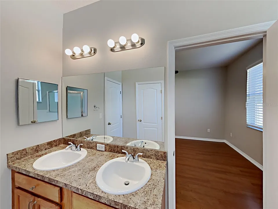 4020 LANGDRUM DR, photo 9