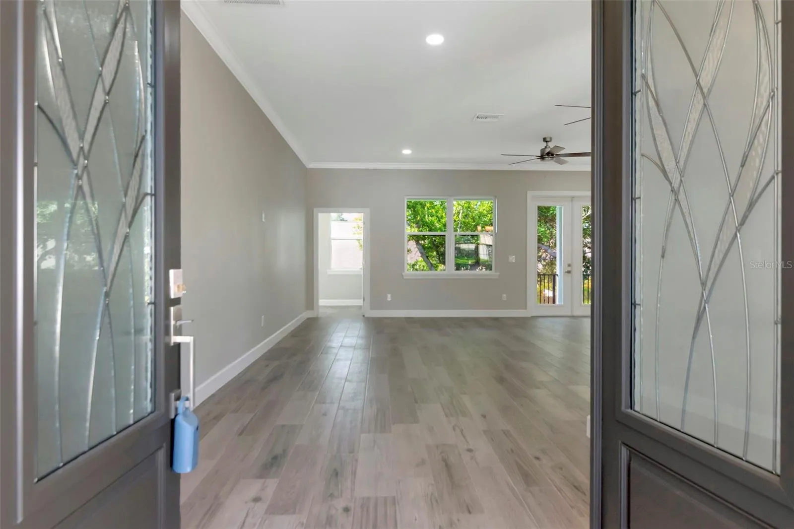 108 IRWIN ST E, photo 14
