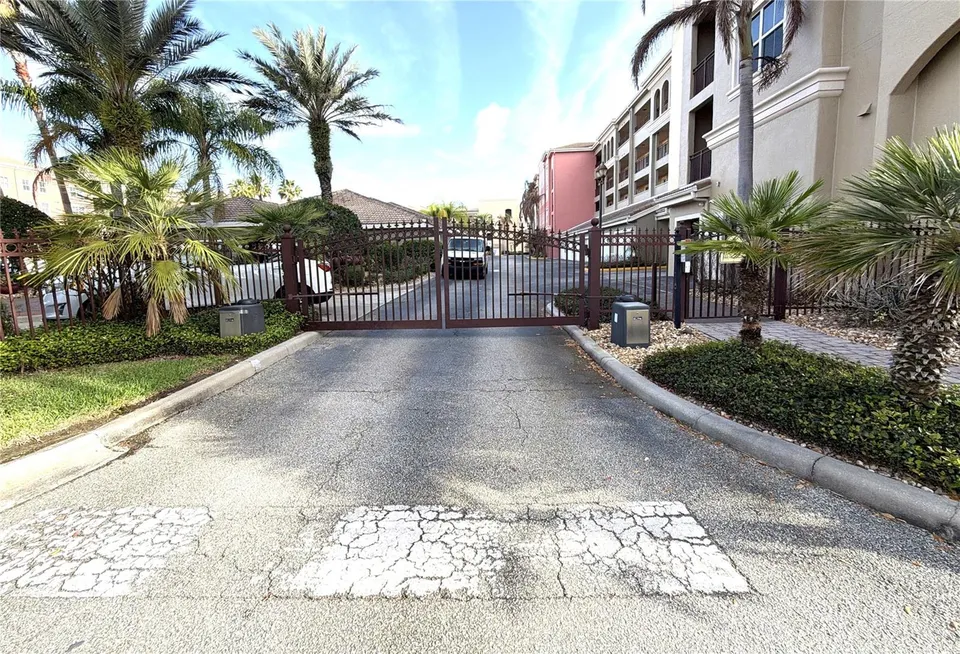 424 LUNA BELLA LN #416C, photo 2