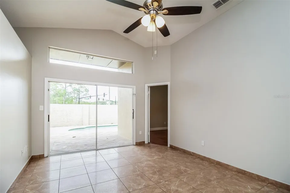 120 LAKEBREEZE CIR, photo 3