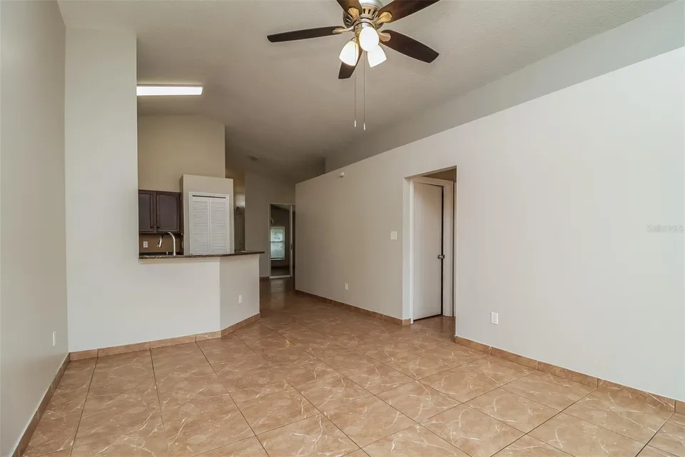 120 LAKEBREEZE CIR, photo 4