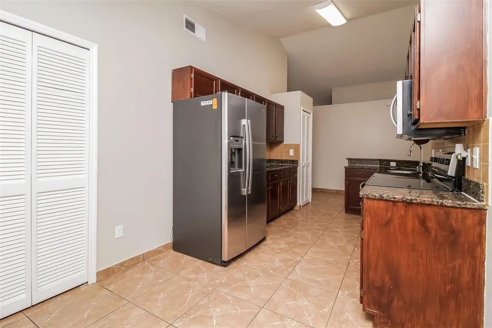 120 LAKEBREEZE CIR, photo 6