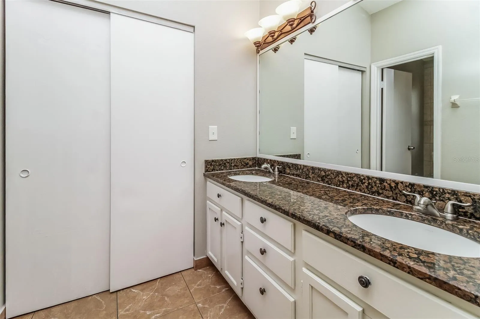 120 LAKEBREEZE CIR, photo 9